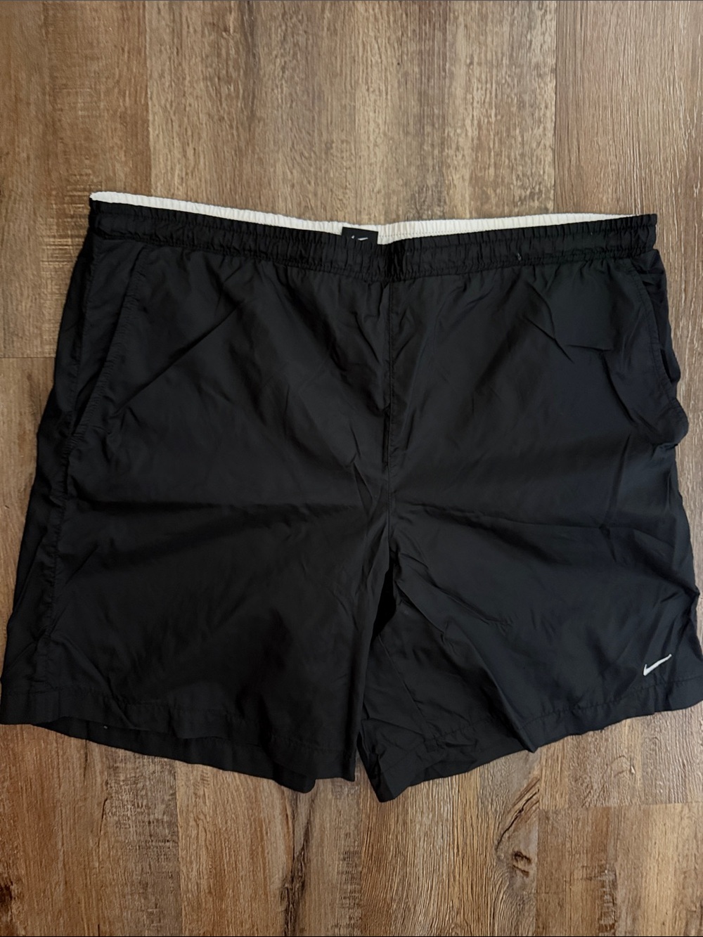 Vintage Nike Men’s Black Shorts with liner
